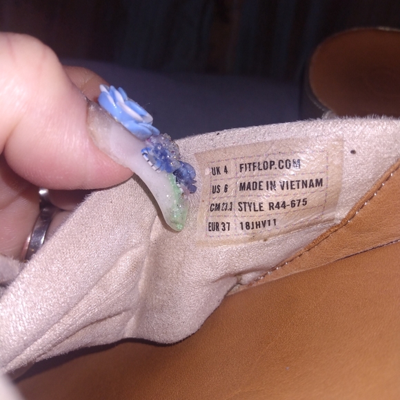 Women's size 6 gold rhinestone fit flops - Picture 7 of 7